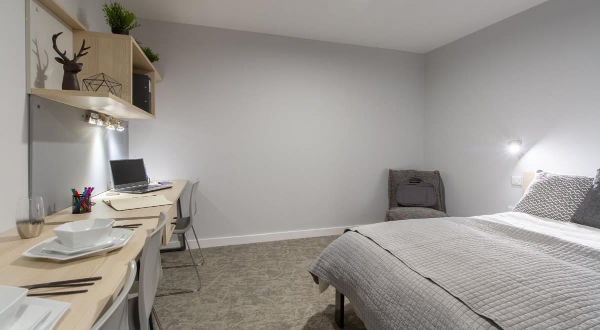 For Students Only - Your Perfect Student At Straits Manor In Apartment *