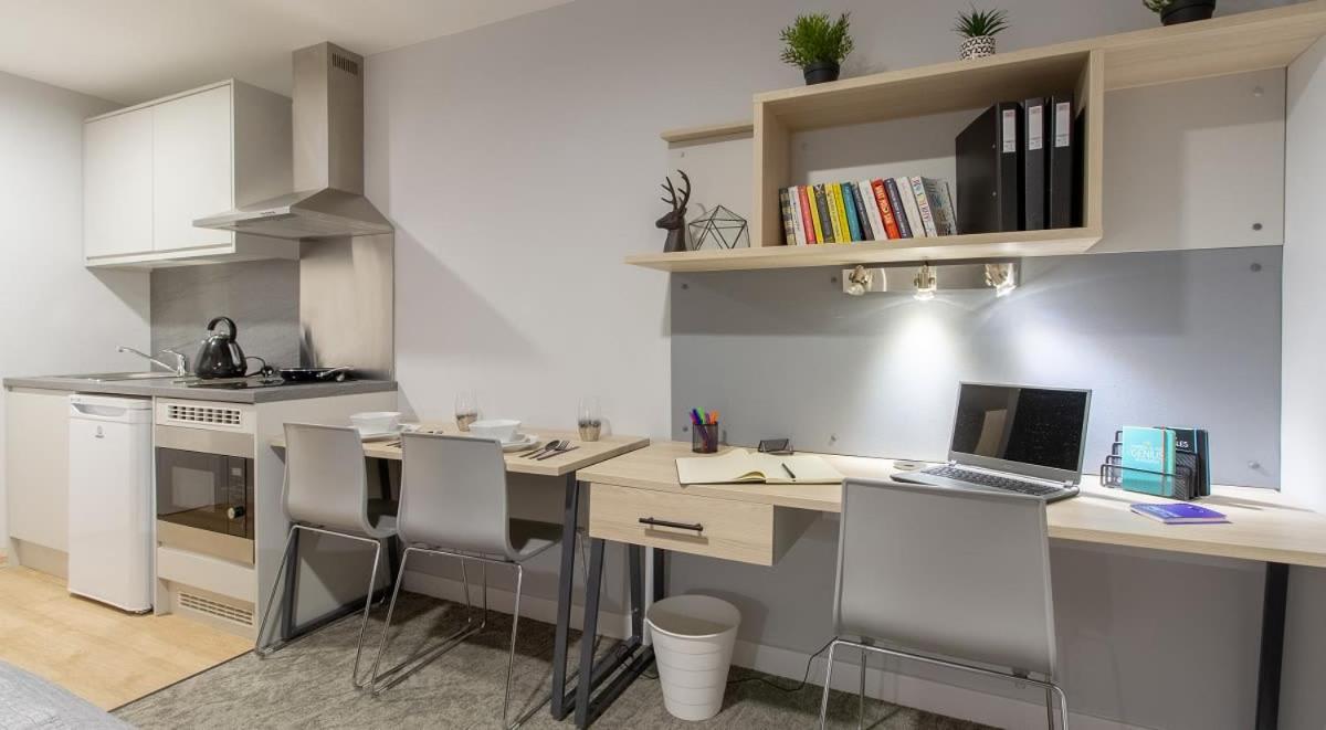 For Students Only - Your Perfect Student At Straits Manor In Sheffield